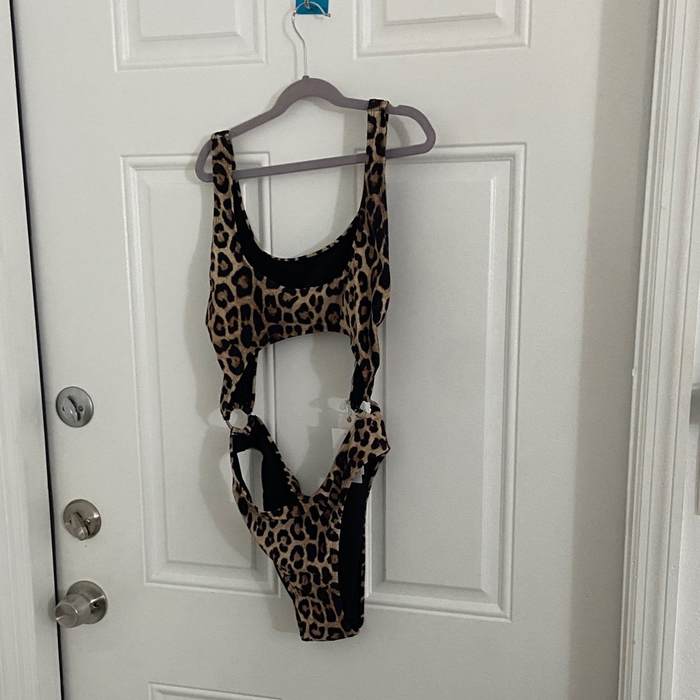 Good American Leopard Print bathing suit